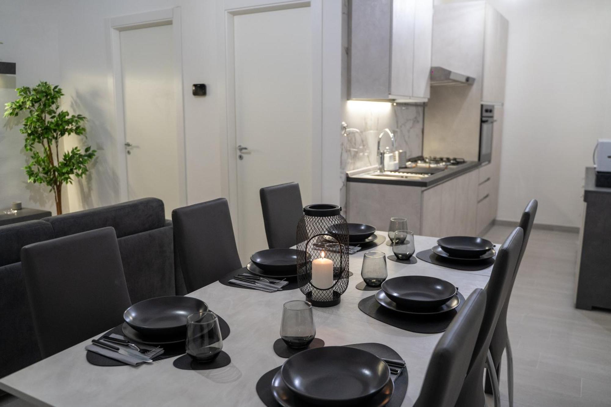 Dietro Al Plebiscito Luxury Suite Naples Exterior photo