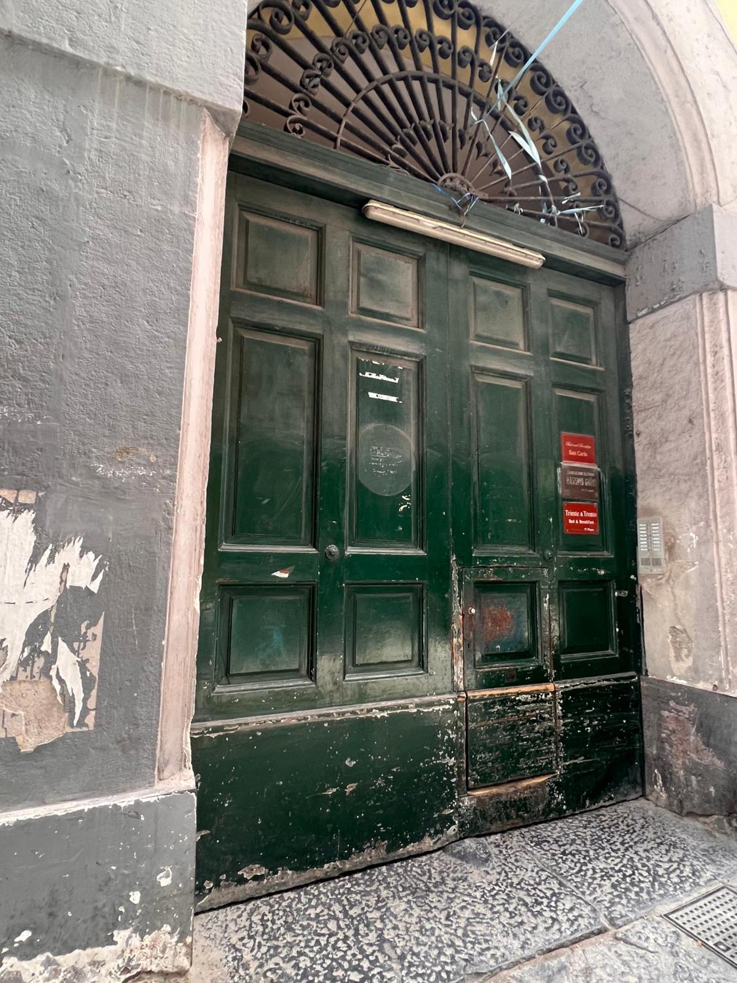 Dietro Al Plebiscito Luxury Suite Naples Exterior photo